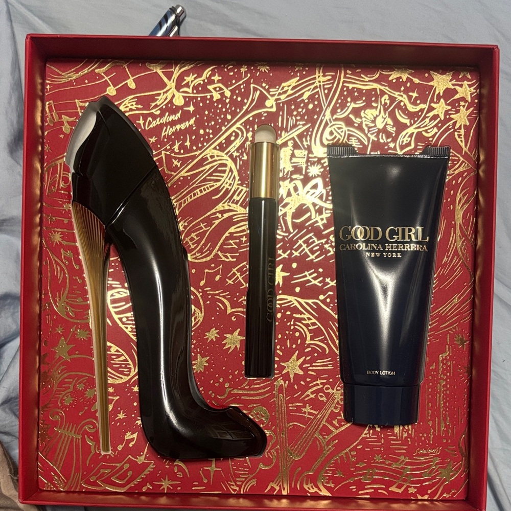 Carolina Herrera Good Girl Gift Set in Black and Gold